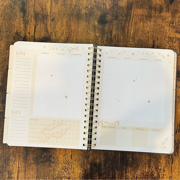 ⚡️NEW - Insights 12-Month Undated Planner Harry Potter Hogwarts - Picture 9 of 13
